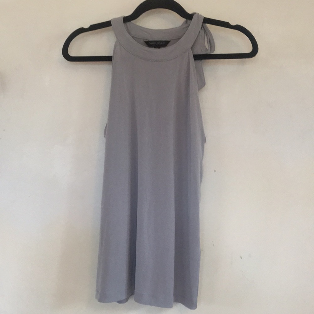 Banana republic gray tank top with tie